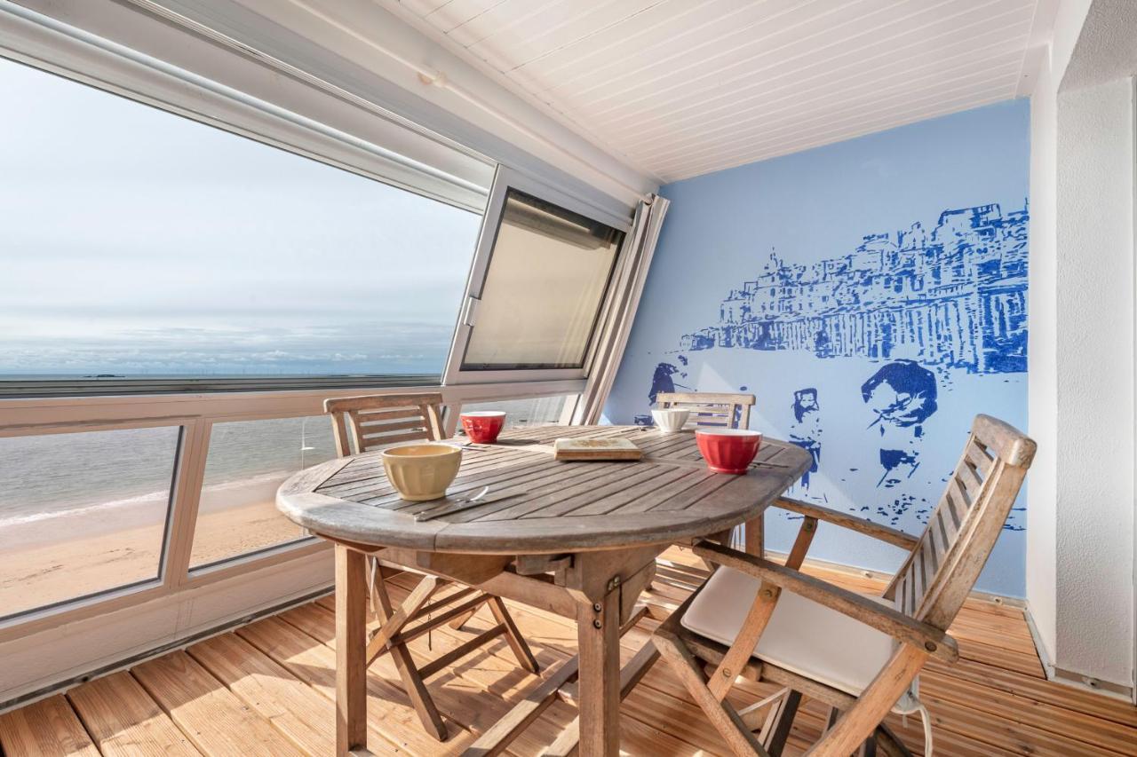Face A La Mer, Sous Les Toits Pour 4 *