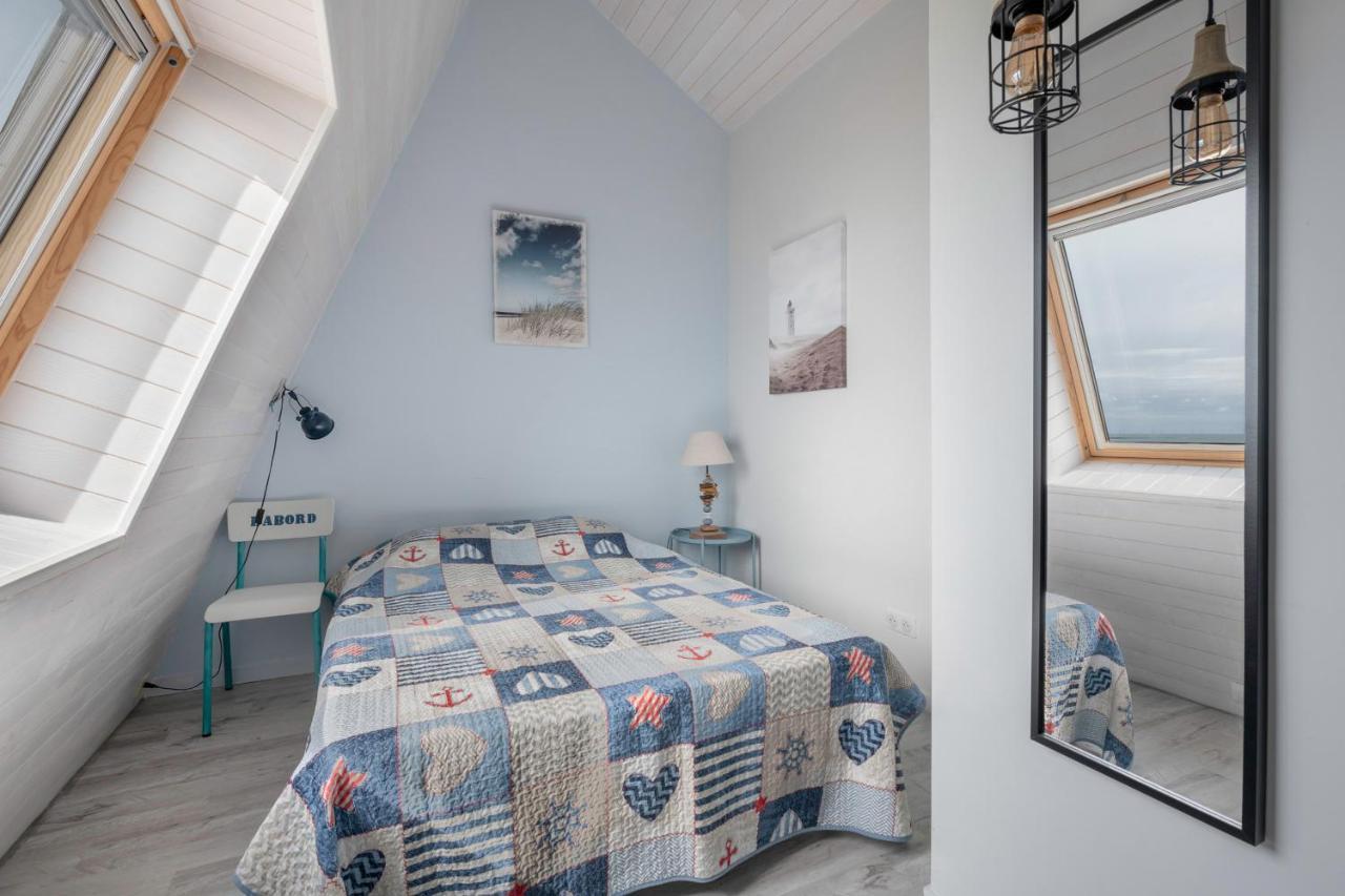 Apartment Face A La Mer, Sous Les Toits Pour 4 *
